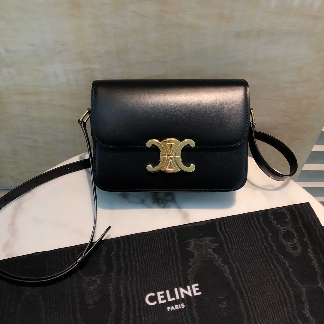 셀린느 틴 트리옹프 백 블랙