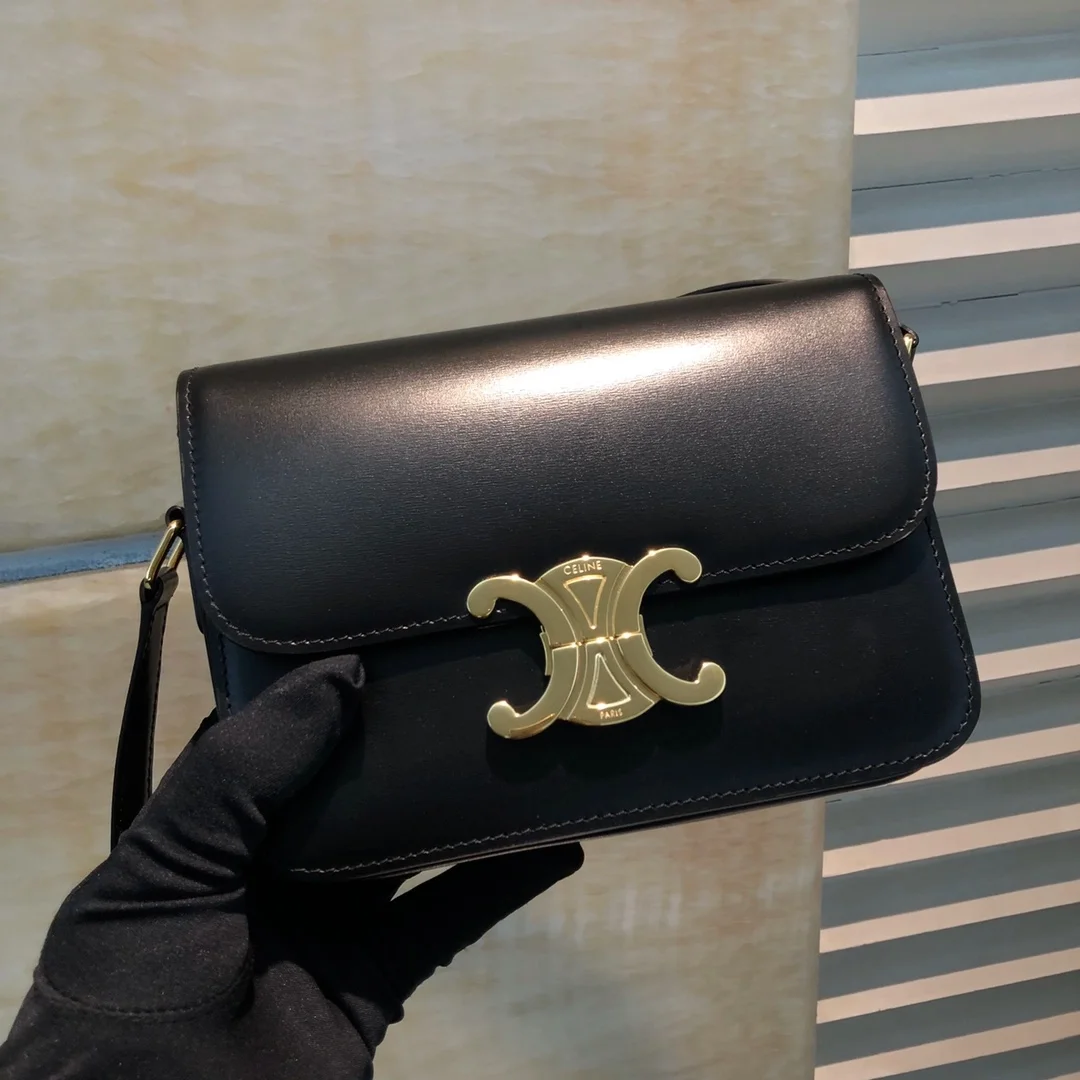 셀린느 틴 트리옹프 백 블랙