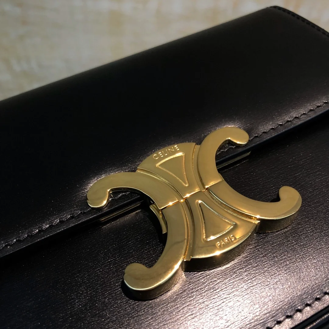 셀린느 틴 트리옹프 백 블랙