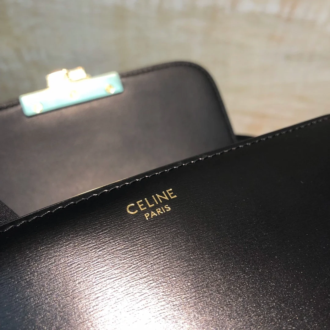 셀린느 틴 트리옹프 백 블랙