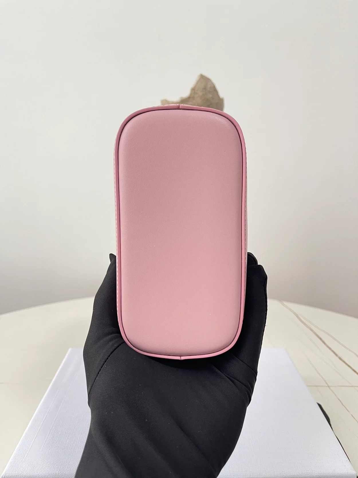 셀린느 퀴르 트리옹프 미니 버킷백 핑크