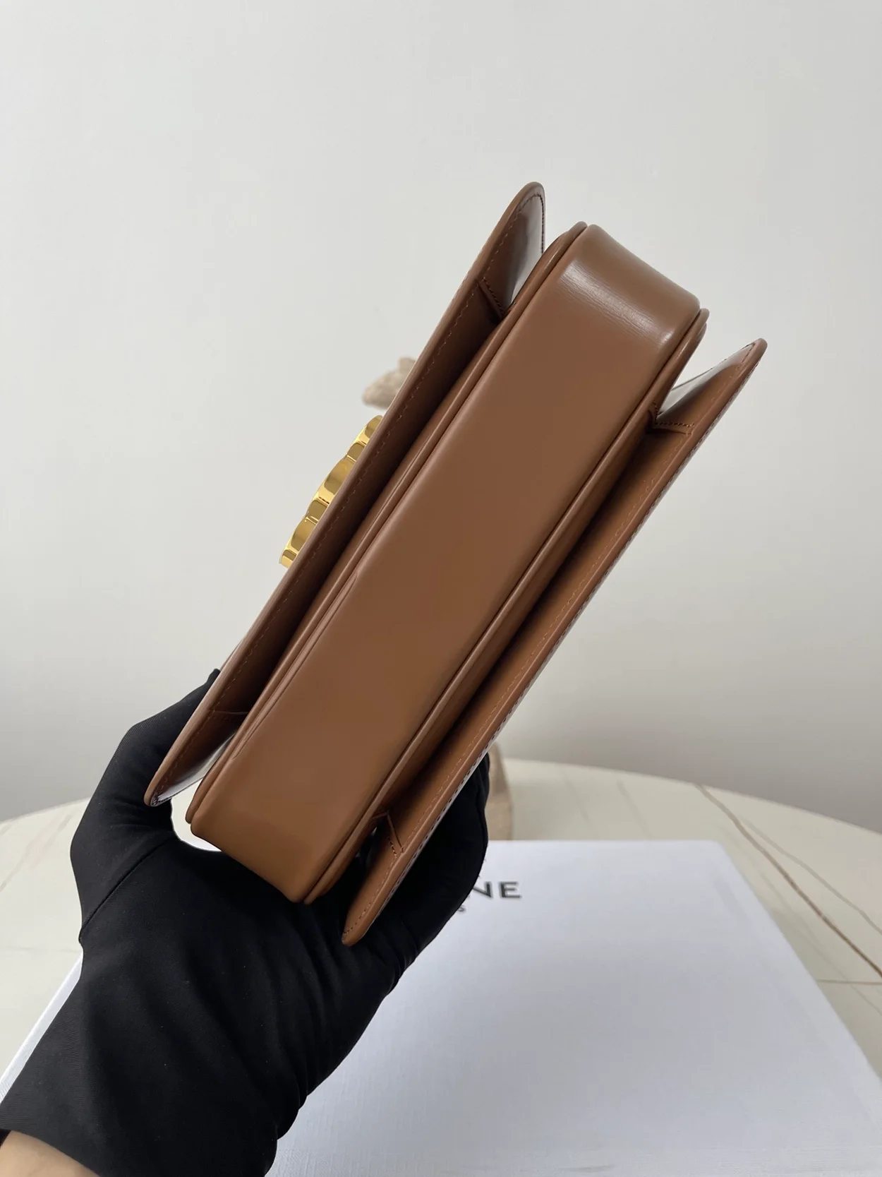 셀린느 클래식 트리옹프 백 브라운