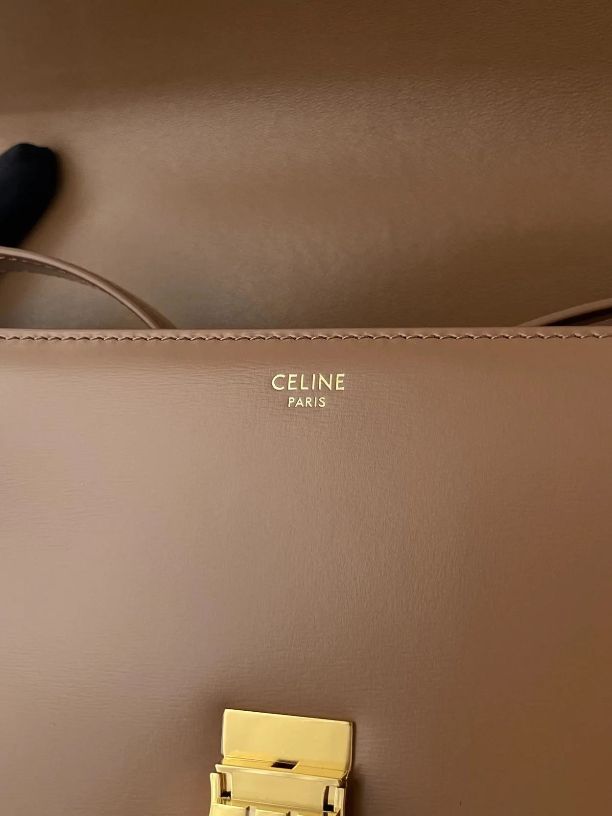 셀린느 클래식 트리옹프 백 브라운