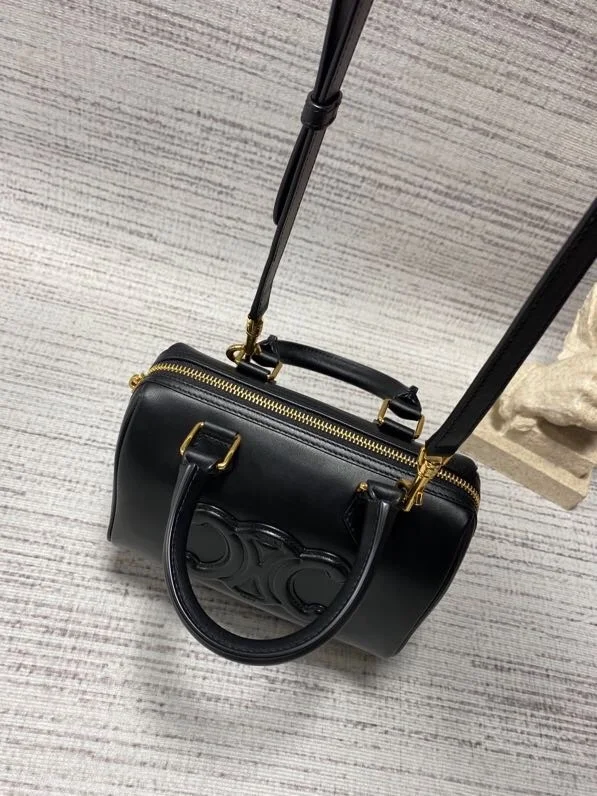 셀린느 퀴르 트리옹프 스몰 보스턴 백 블랙