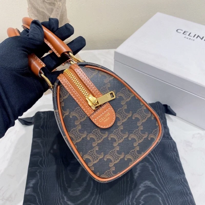 셀린느 트리옹프 스몰 보스턴 백 탠