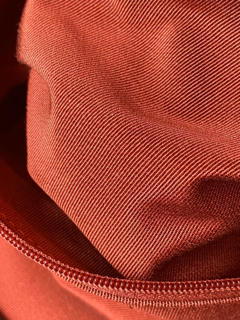 샤넬 19백 맥시 램스킨 블랙 골드