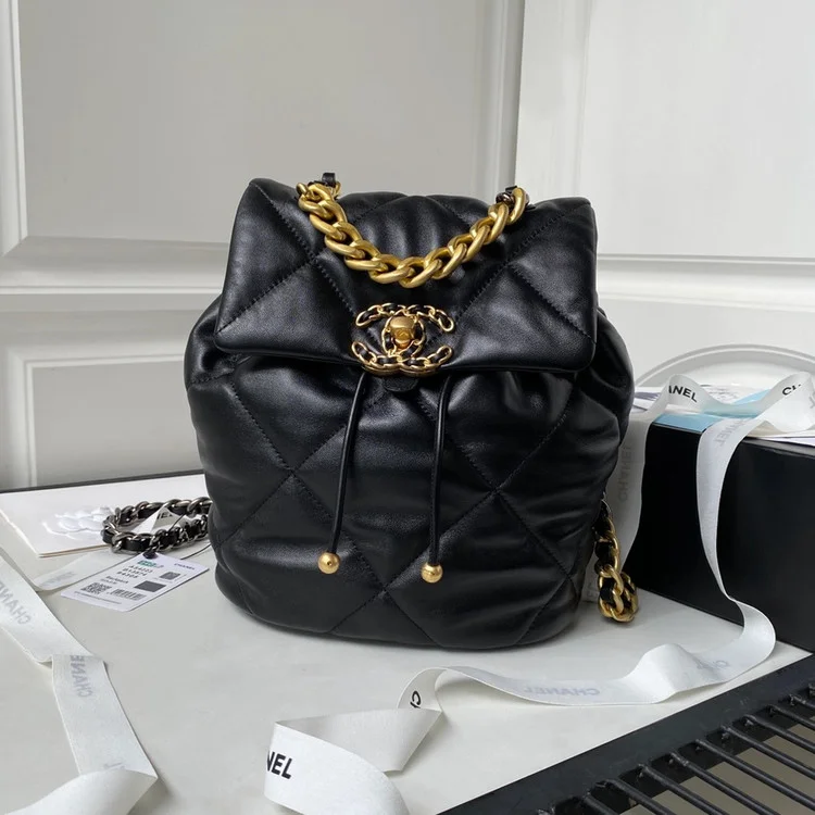 샤넬 19 백팩 샤이니 램스킨 블랙