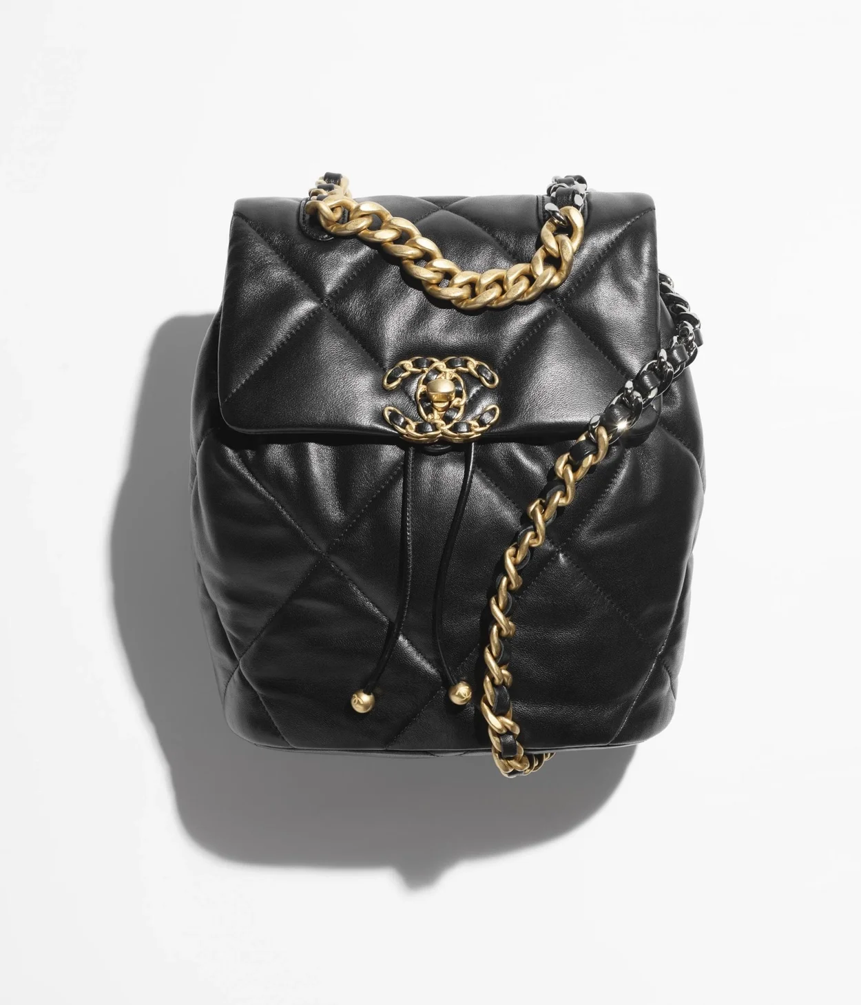 샤넬 19 백팩 샤이니 램스킨 블랙