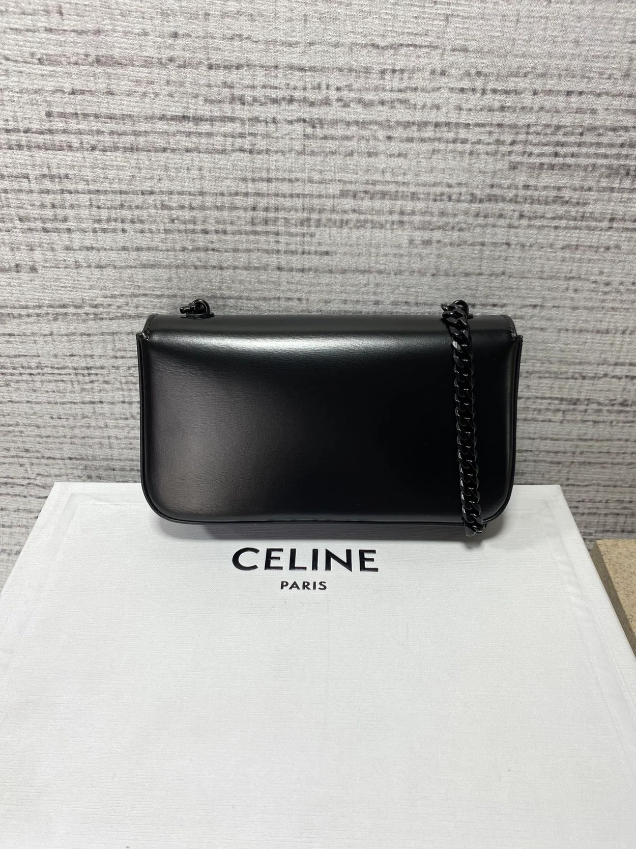 셀린느 트리옹페 퀴르 체인 숄더백 올 블랙