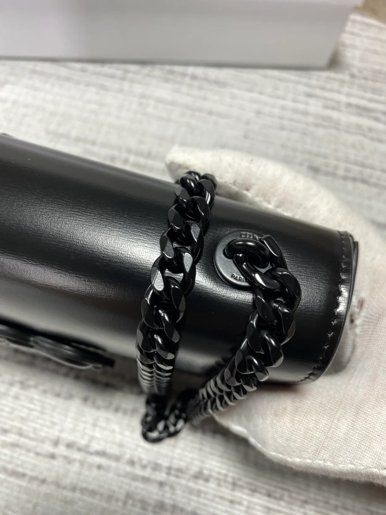 셀린느 트리옹페 퀴르 체인 숄더백 올 블랙