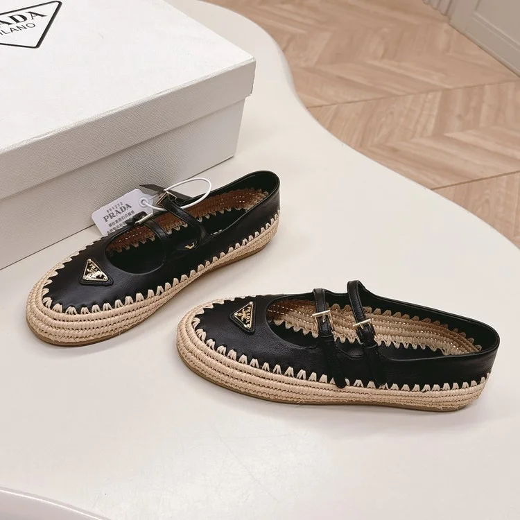 프라다 스웨이드 발레리나