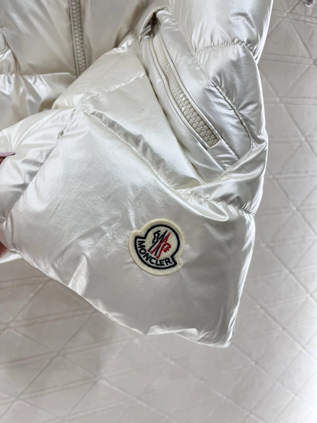 몽클레어 Anse 슬리브리스 패딩