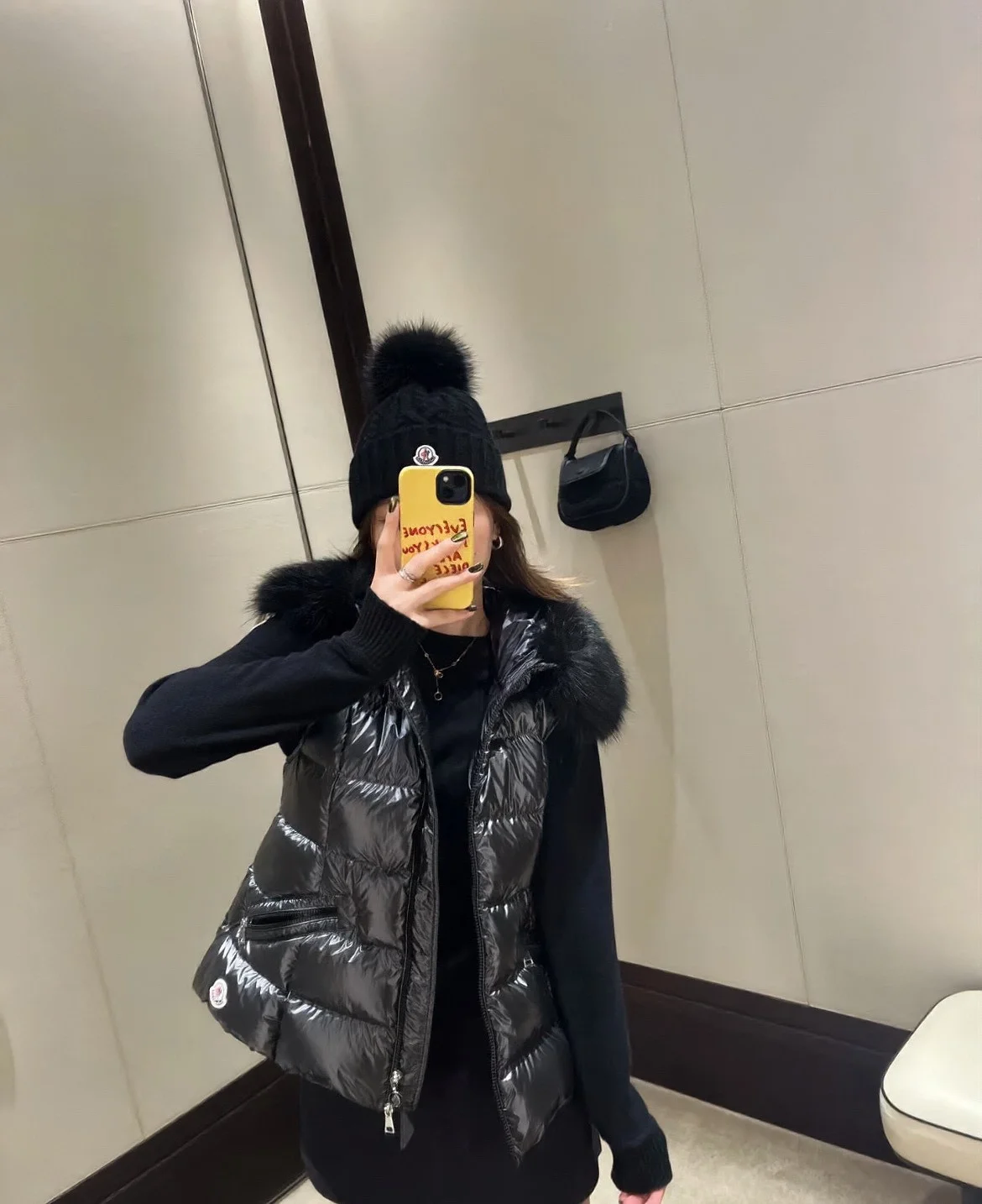 몽클레어 Anse 슬리브리스 패딩