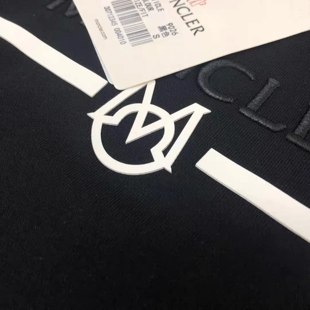 몽클레어 트리밍 맨투맨