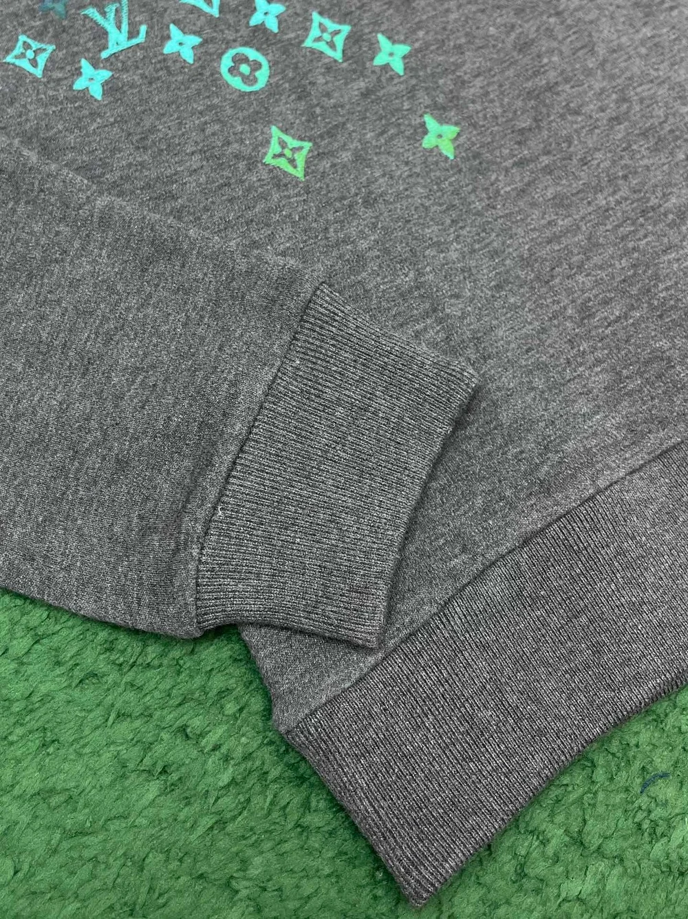 루이비통 엠브로이더드 코튼 스웨트셔츠