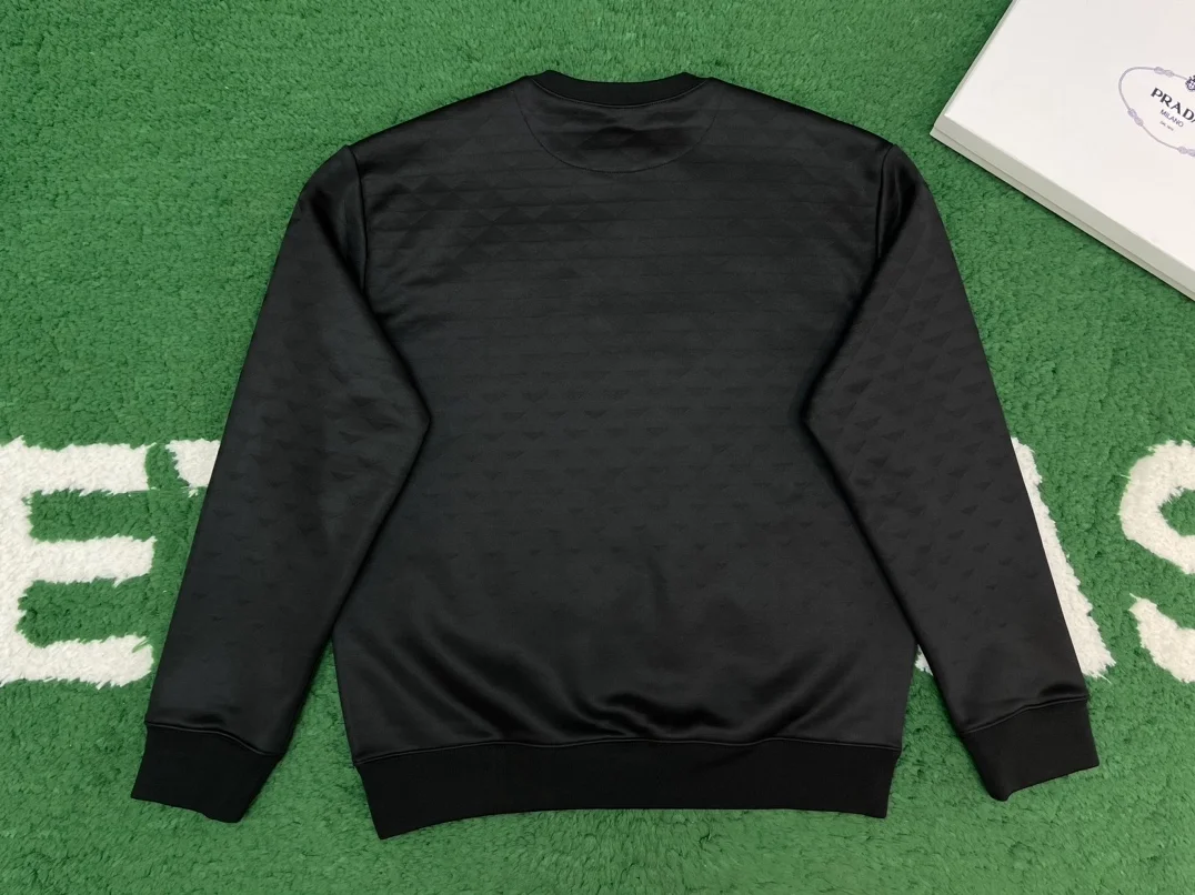 프라다 테크니컬 패브릭 스웨트셔츠
