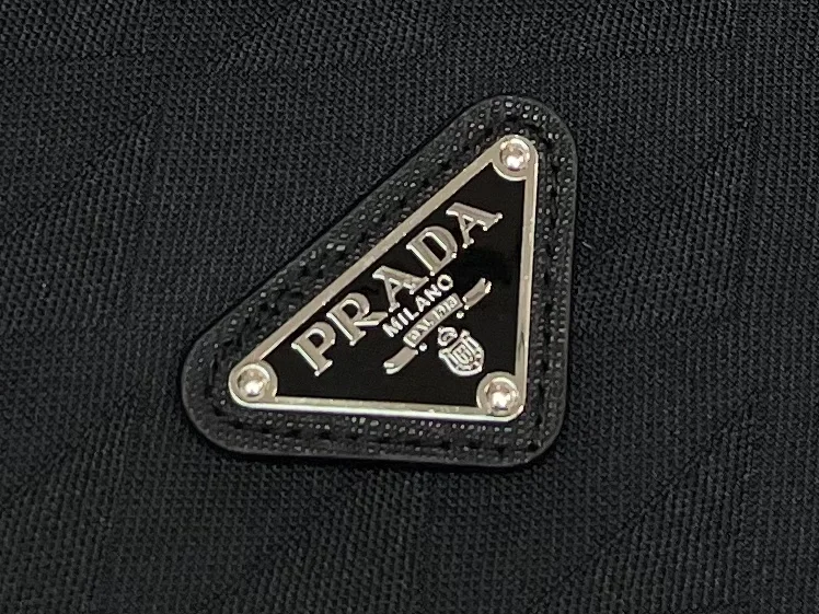 프라다 테크니컬 패브릭 스웨트셔츠