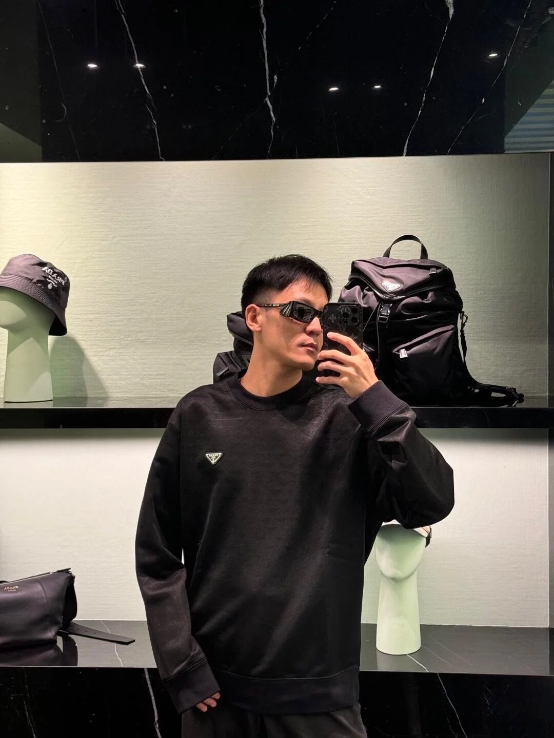 프라다 테크니컬 패브릭 스웨트셔츠