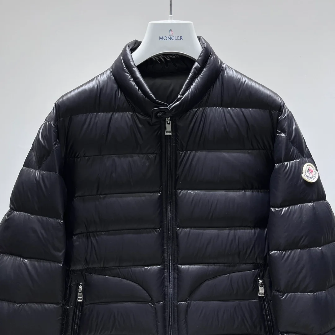 몽클레어 아코루스 다운 패딩 블랙