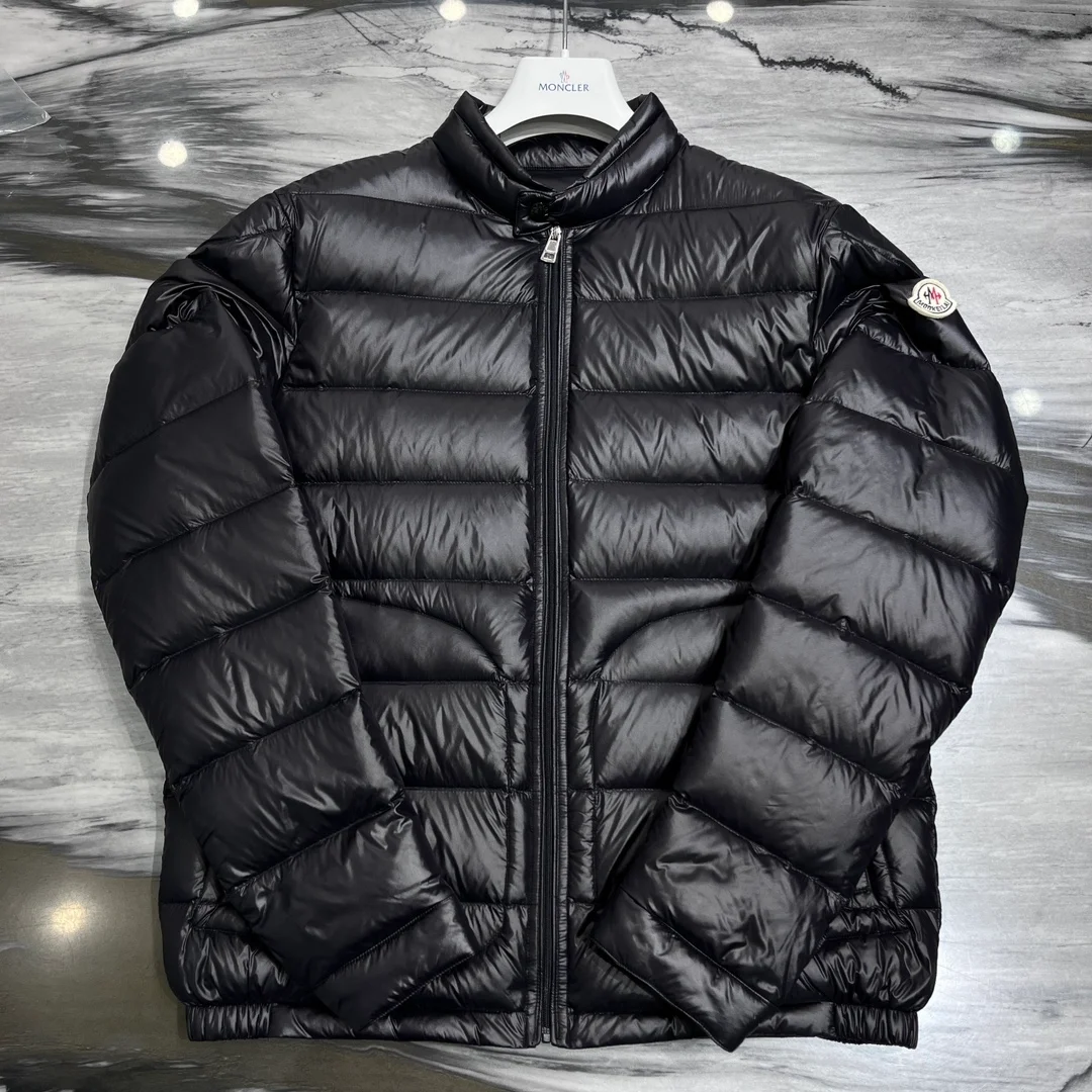 몽클레어 아코루스 다운 패딩 블랙