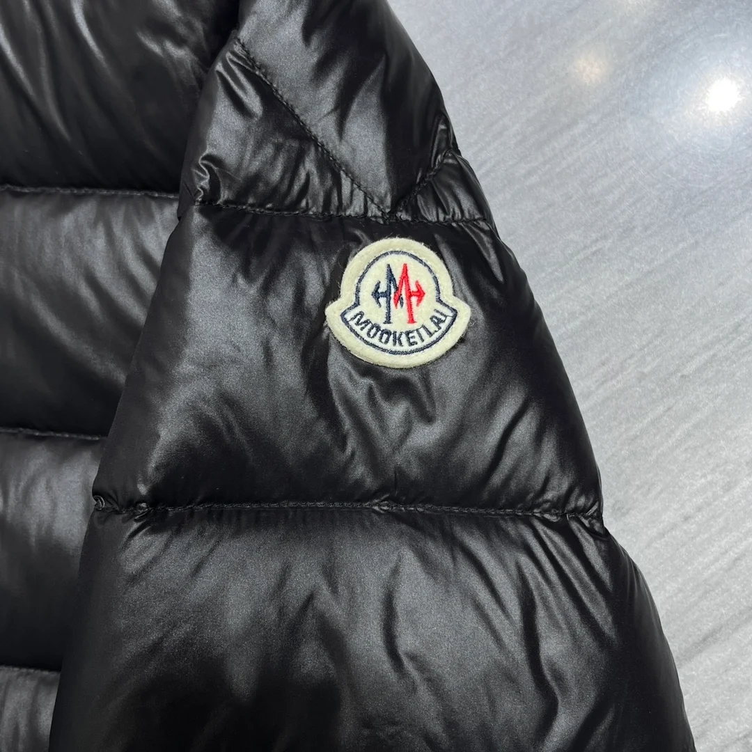 몽클레어 아코루스 다운 패딩 블랙