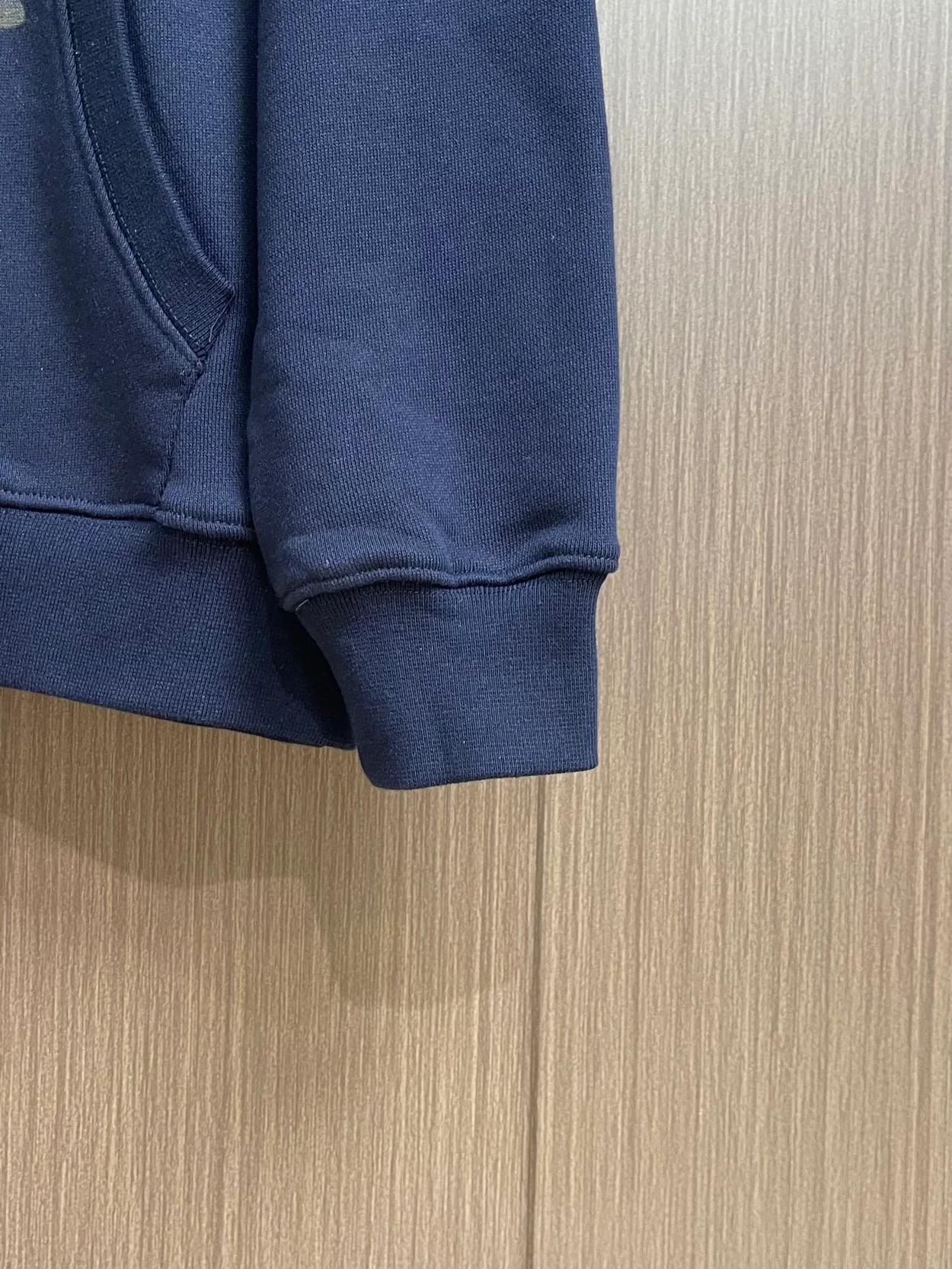 로에베 집업 스웨트셔츠