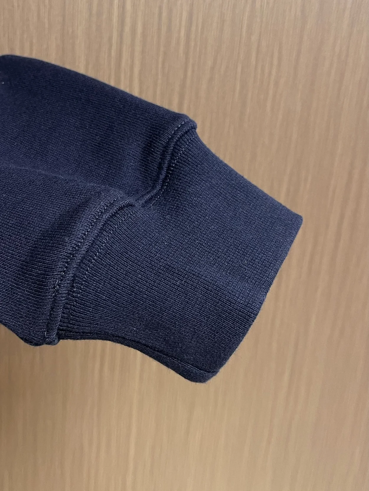 로에베 집업 스웨트셔츠