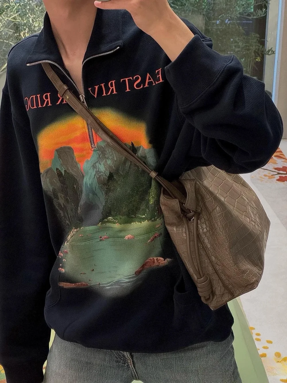 로에베 집업 스웨트셔츠