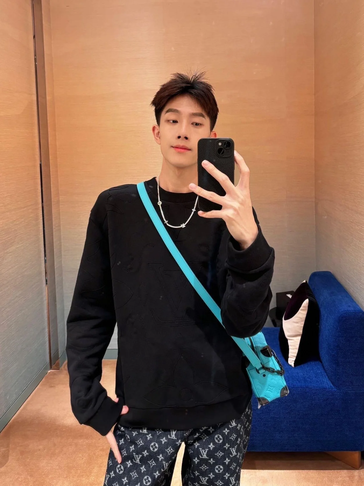 루이비통 엠브로이더드 코튼 저지 크루넥