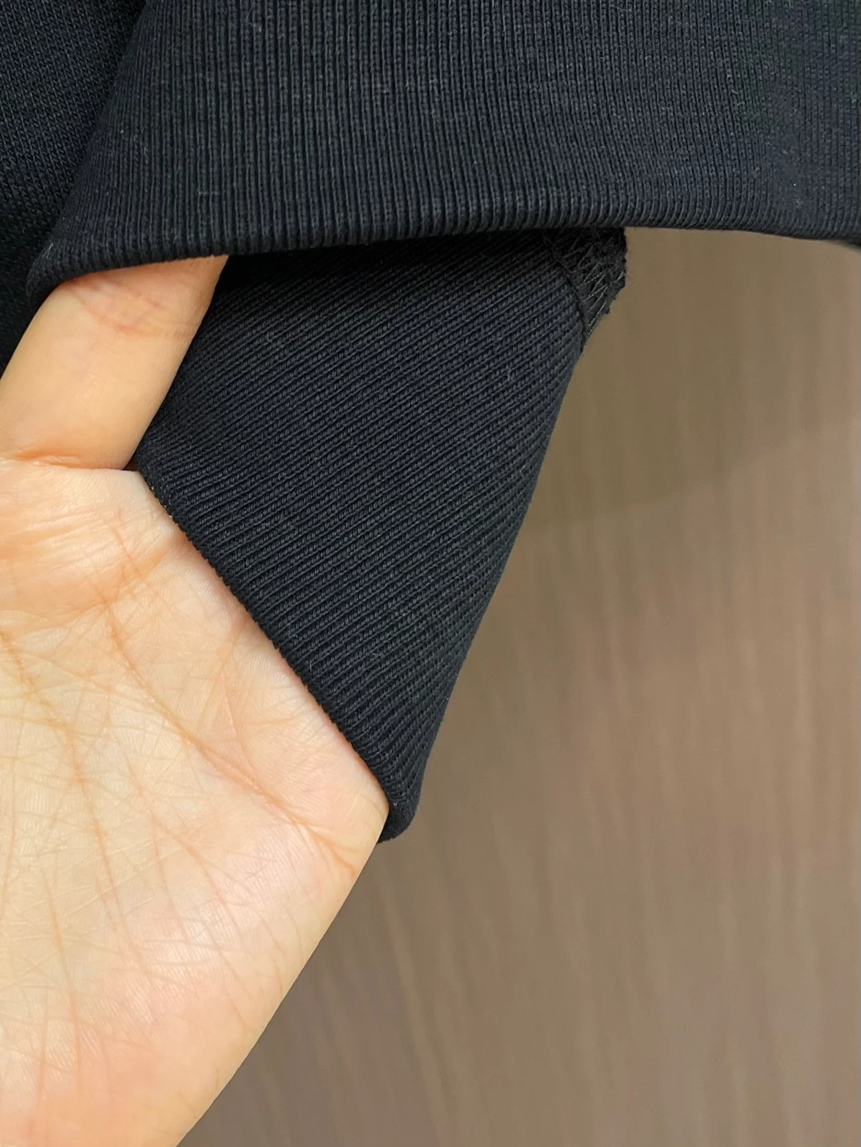 로에베 아나그램 레귤러 핏 스웨트셔츠