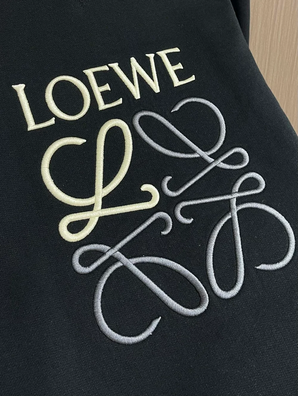 로에베 아나그램 레귤러 핏 스웨트셔츠