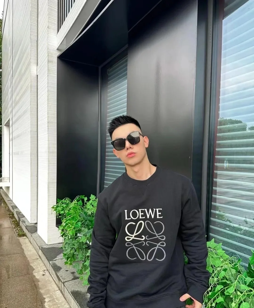 로에베 아나그램 레귤러 핏 스웨트셔츠