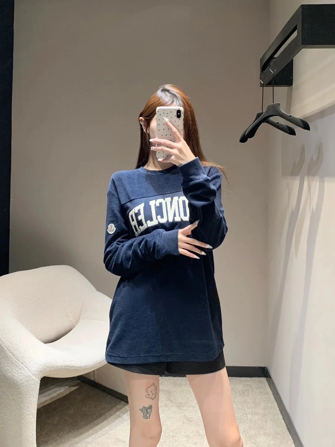 몽클레어 자수 로고 스웨트셔츠