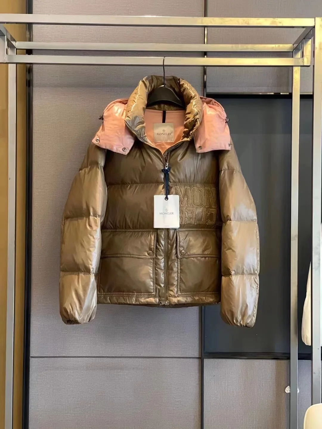 몽클레어 아바예 쇼트 다운 자켓 브라운