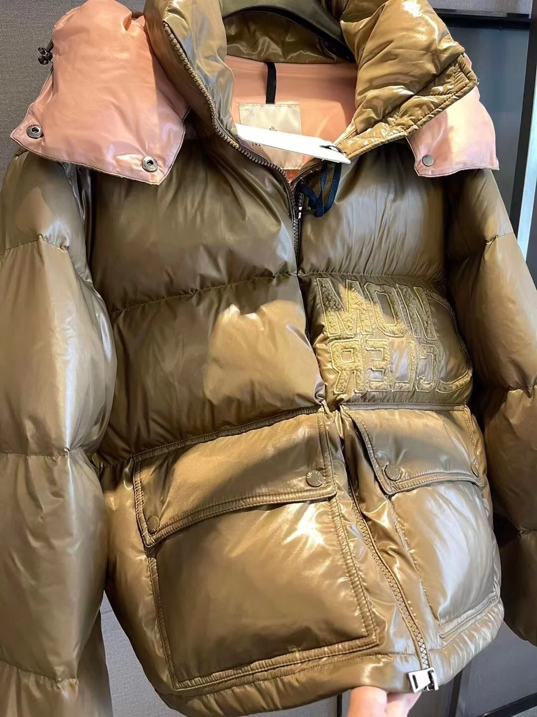 몽클레어 아바예 쇼트 다운 자켓 브라운