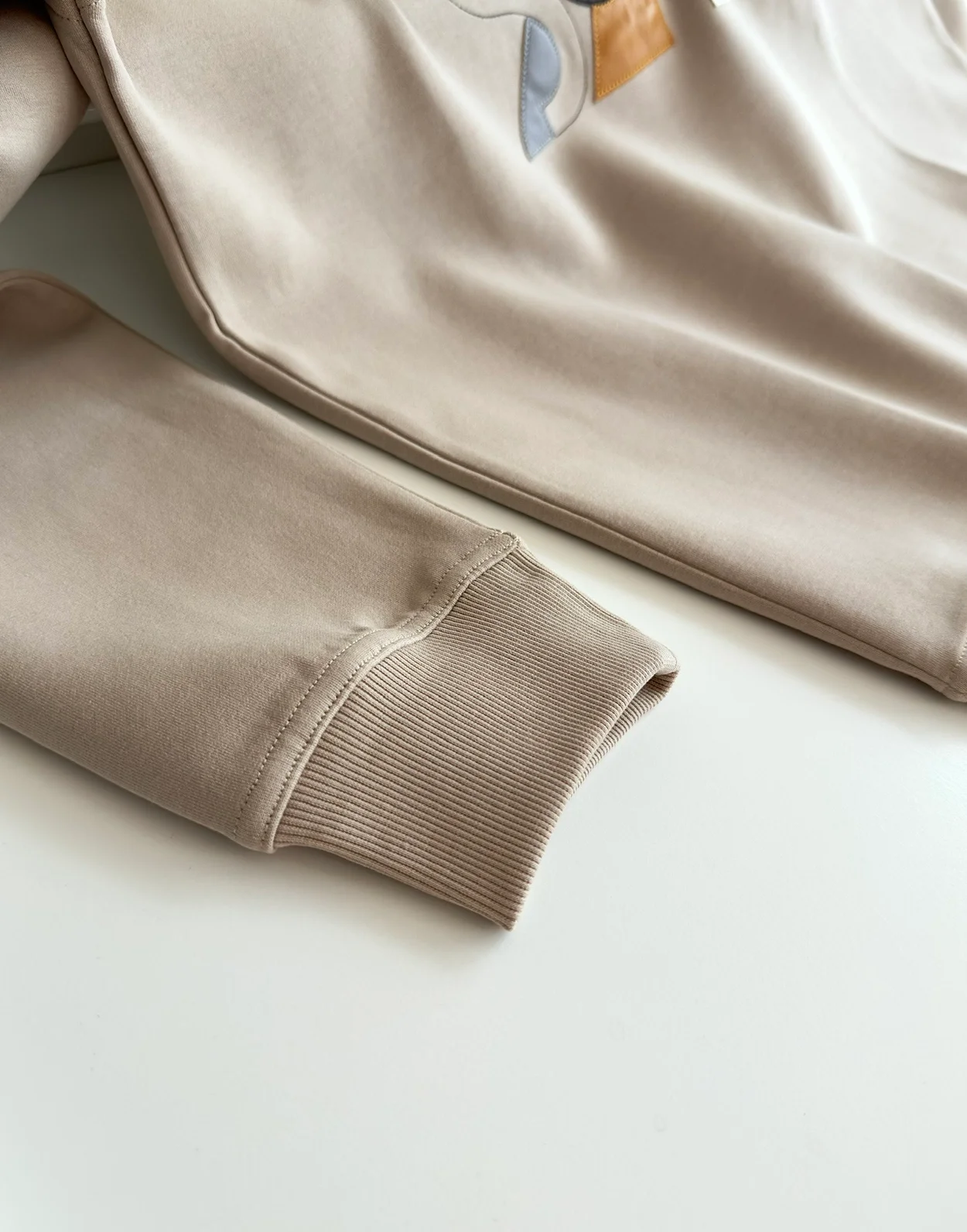 에르메스 크루넥 스웨터