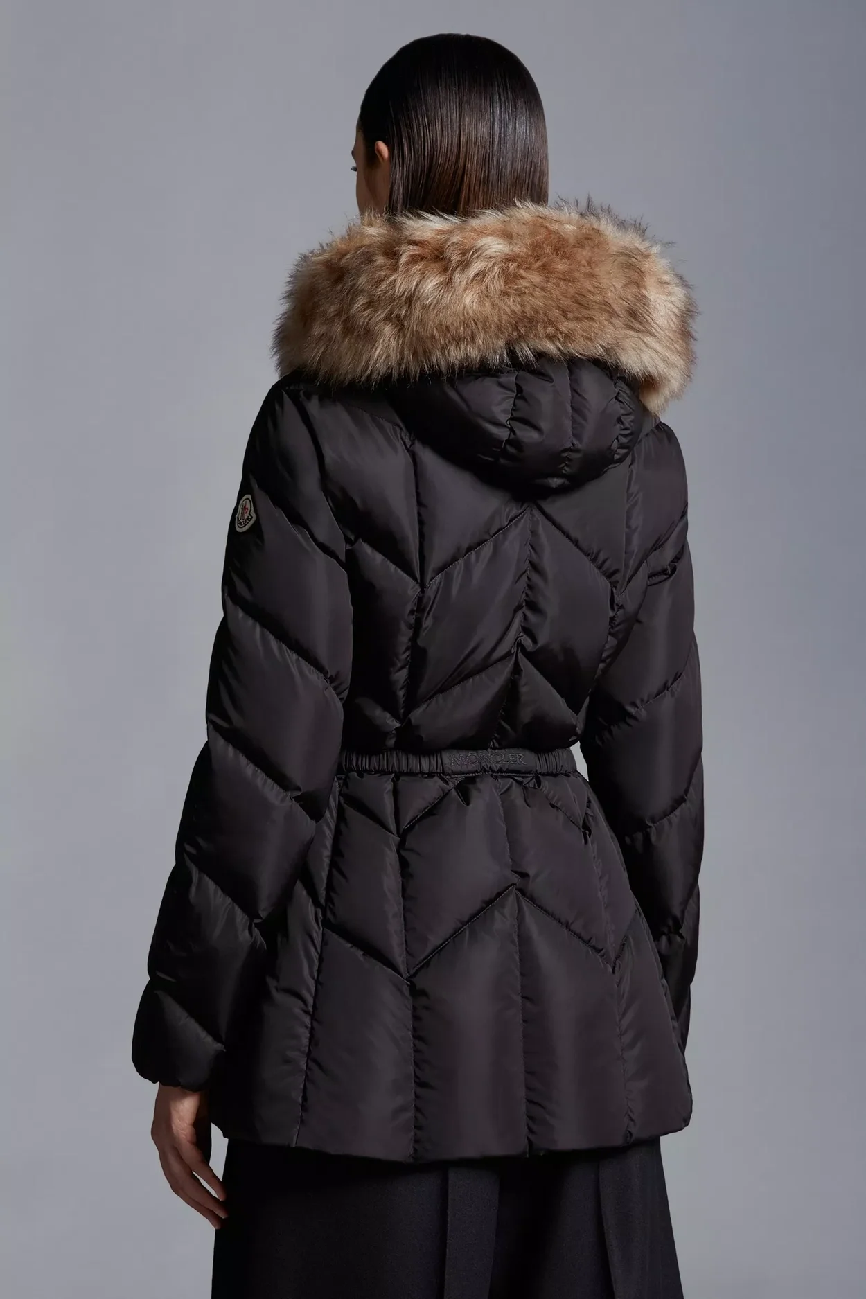 몽클레어 로리어트 쇼트 다운 자켓 블랙