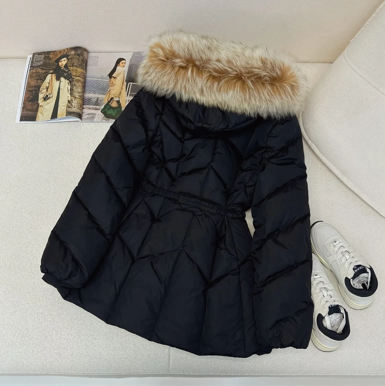 몽클레어 로리어트 쇼트 다운 자켓 블랙