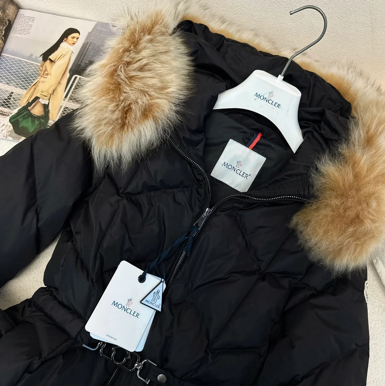 몽클레어 로리어트 쇼트 다운 자켓 블랙