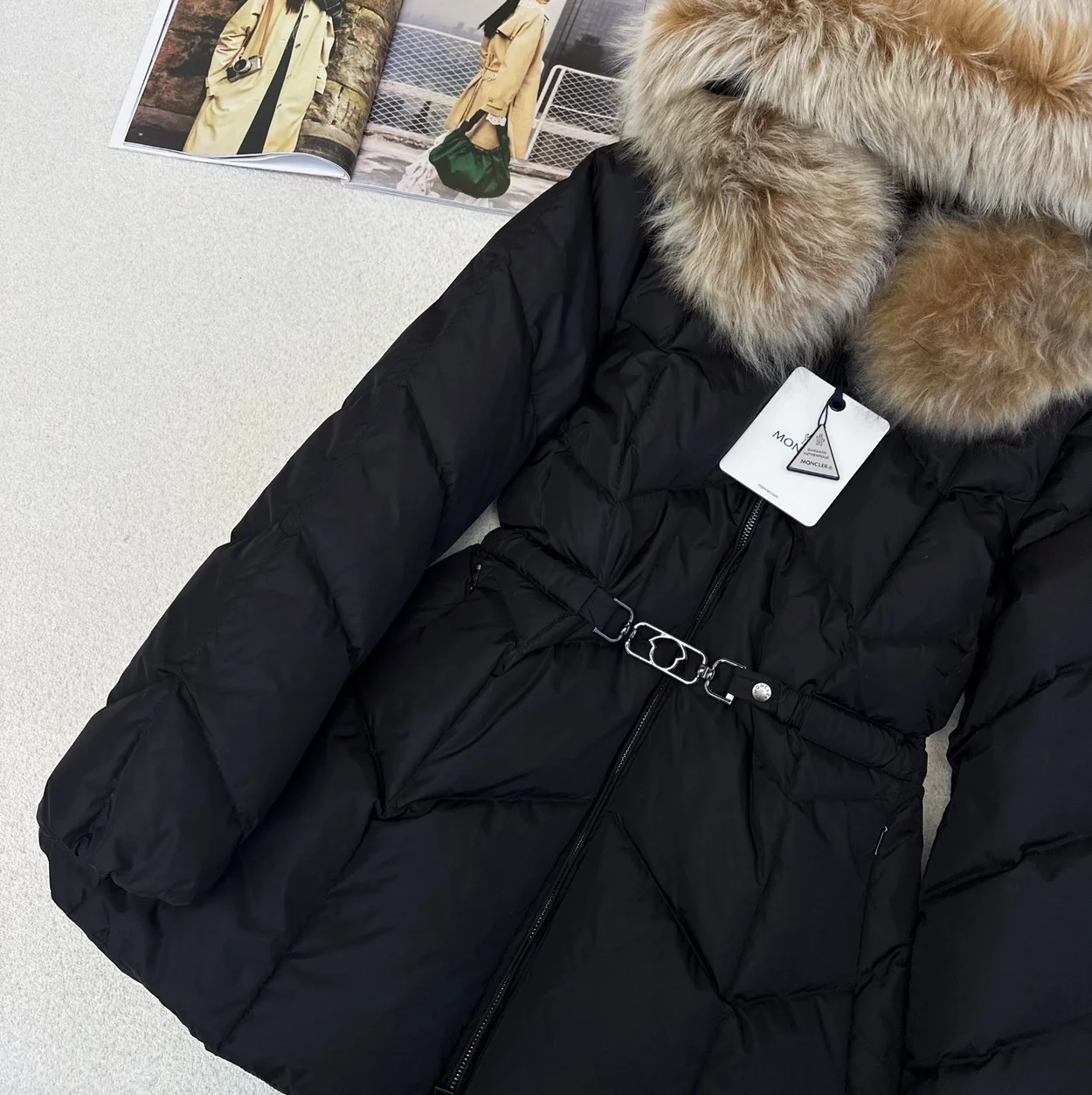 몽클레어 로리어트 쇼트 다운 자켓 블랙