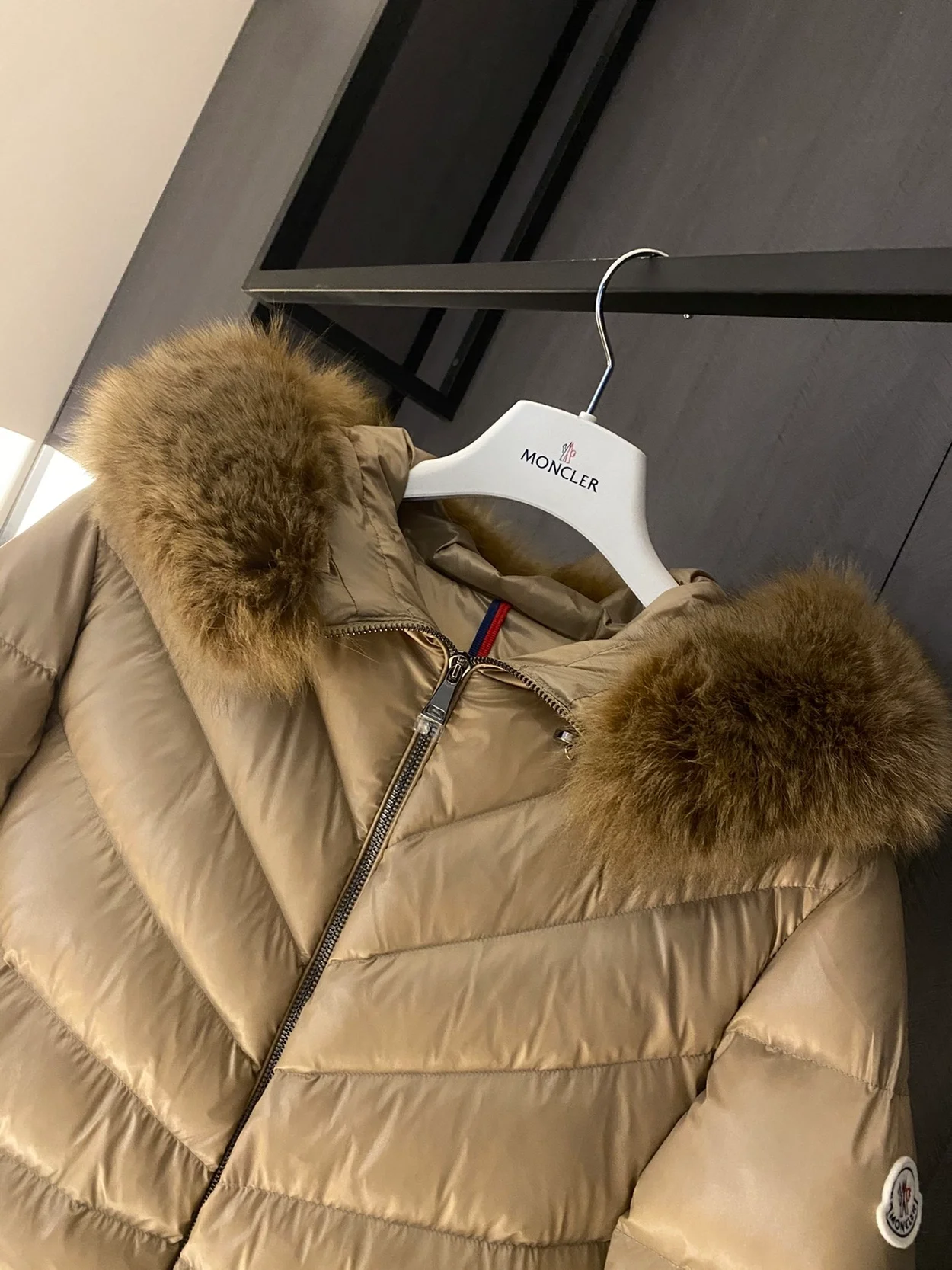 몽클레어 로고 CHANDRE 다운 롱 패딩 브라운