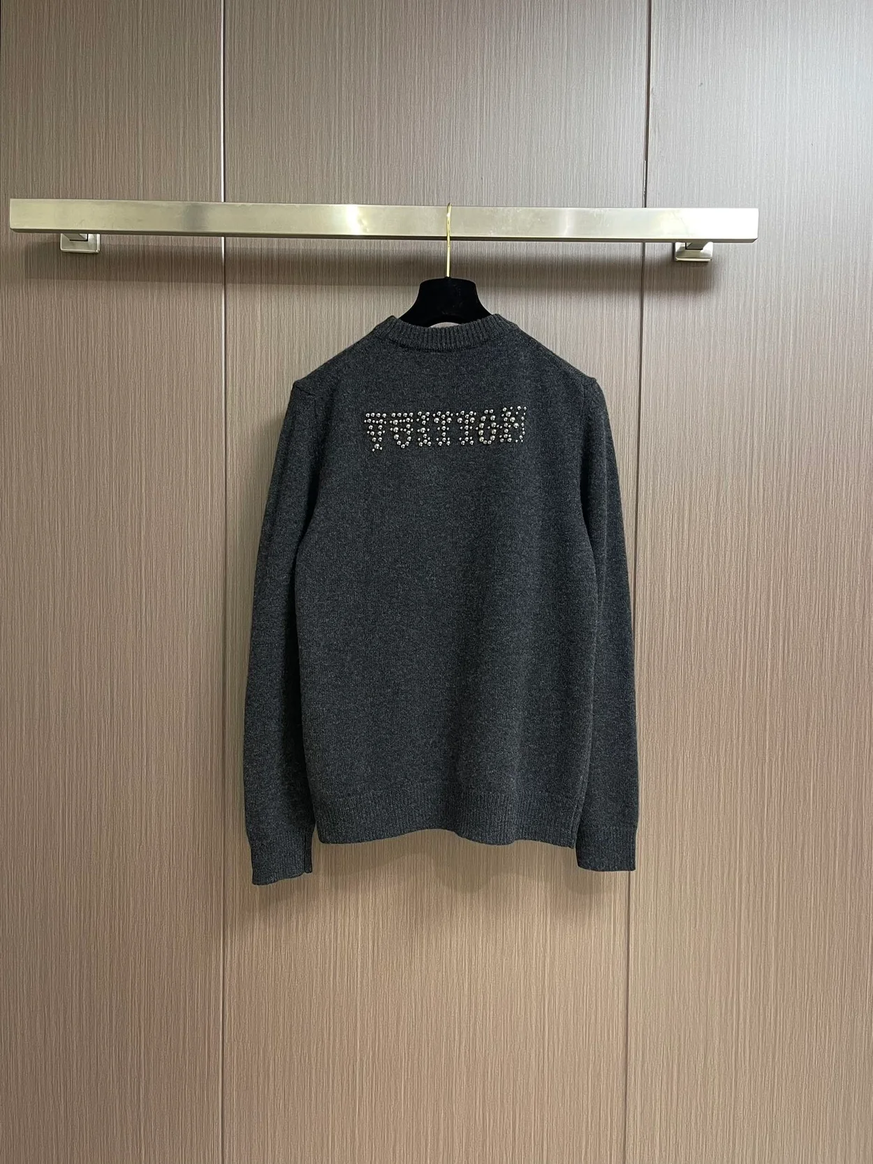 루이비통 엠벨리시드 롱 슬리브드 메리노 울 크루넥 1AFXKR