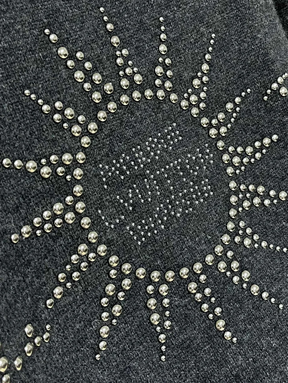 루이비통 엠벨리시드 롱 슬리브드 메리노 울 크루넥 1AFXKR