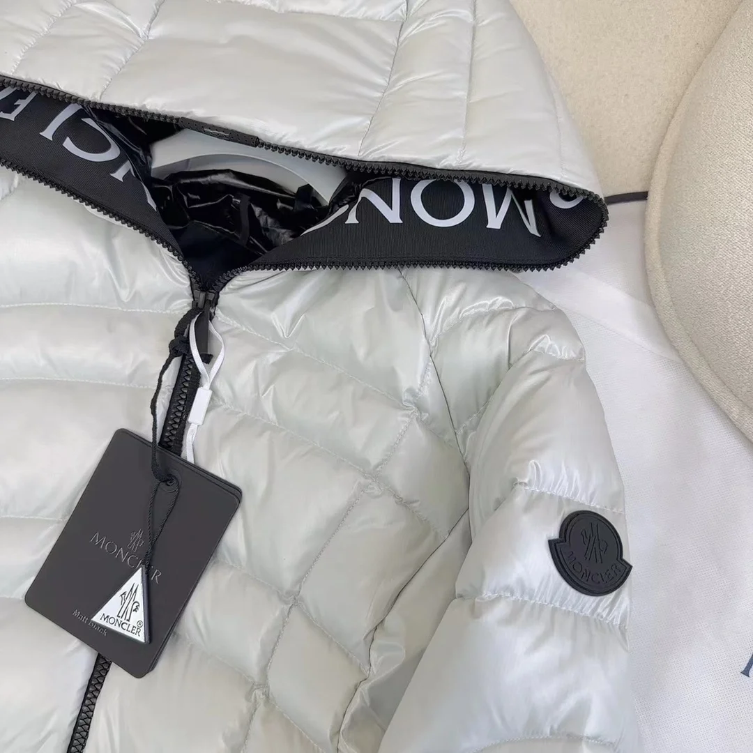 몽클레어 날레이 쇼트 다운 자켓 화이트