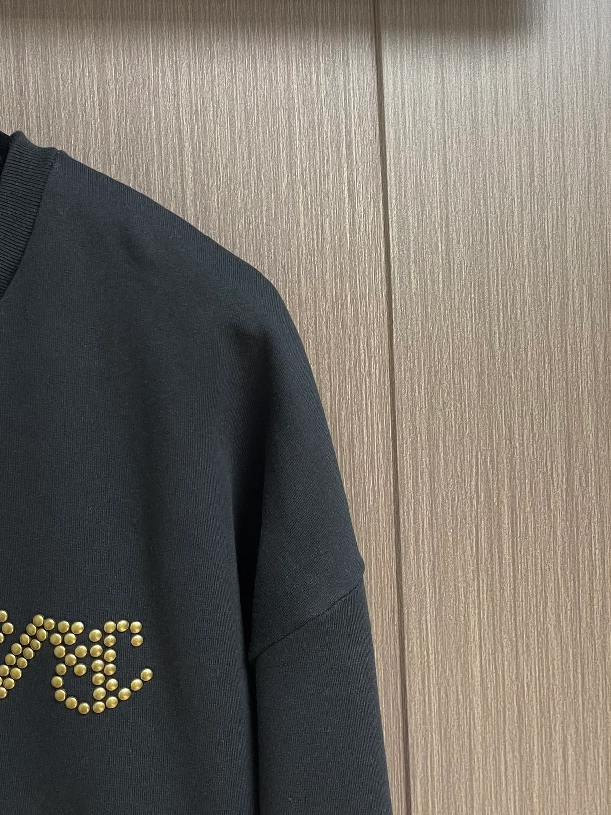 루이비통 코튼 시그니처 크루넥 1AFVAN