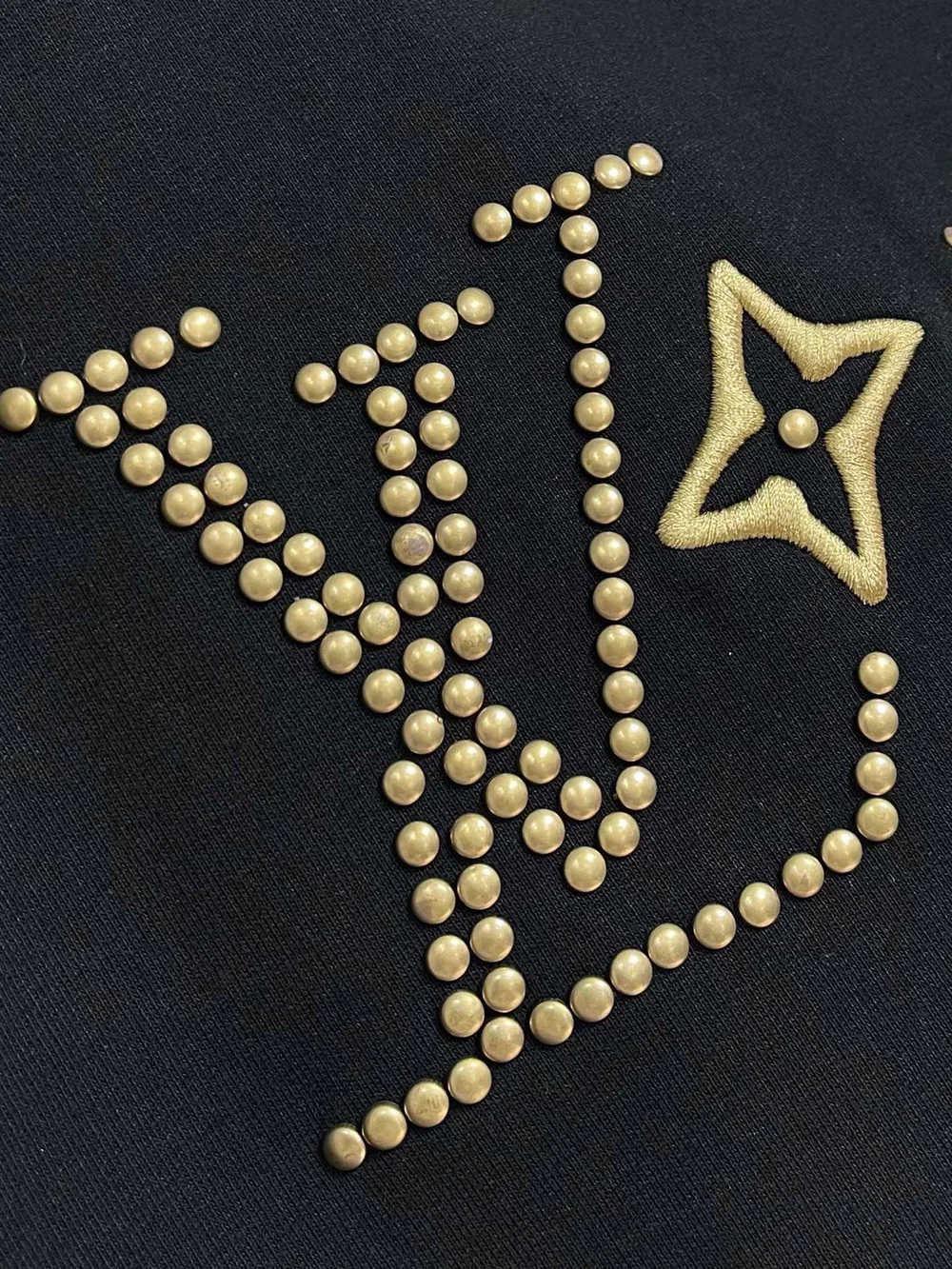 루이비통 코튼 시그니처 크루넥 1AFVAN