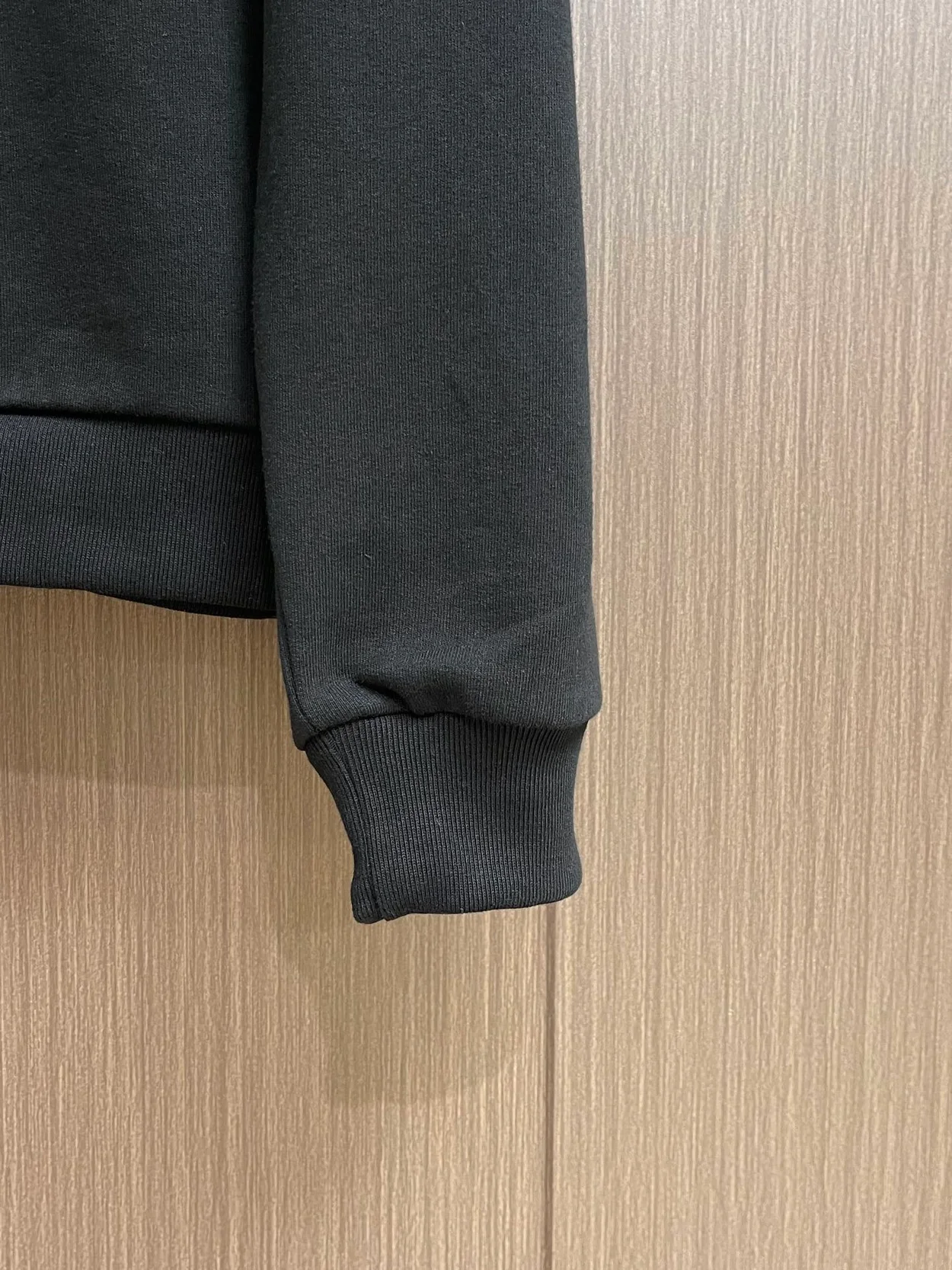 루이비통 코튼 시그니처 크루넥 1AFVAN