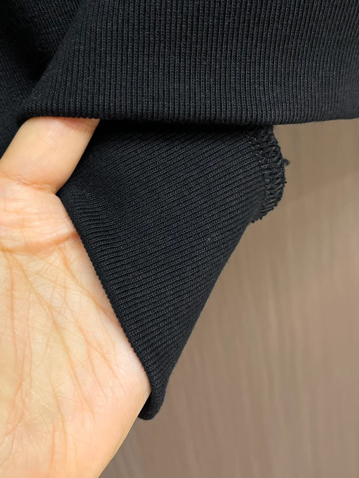 루이비통 코튼 시그니처 크루넥 1AFVAN