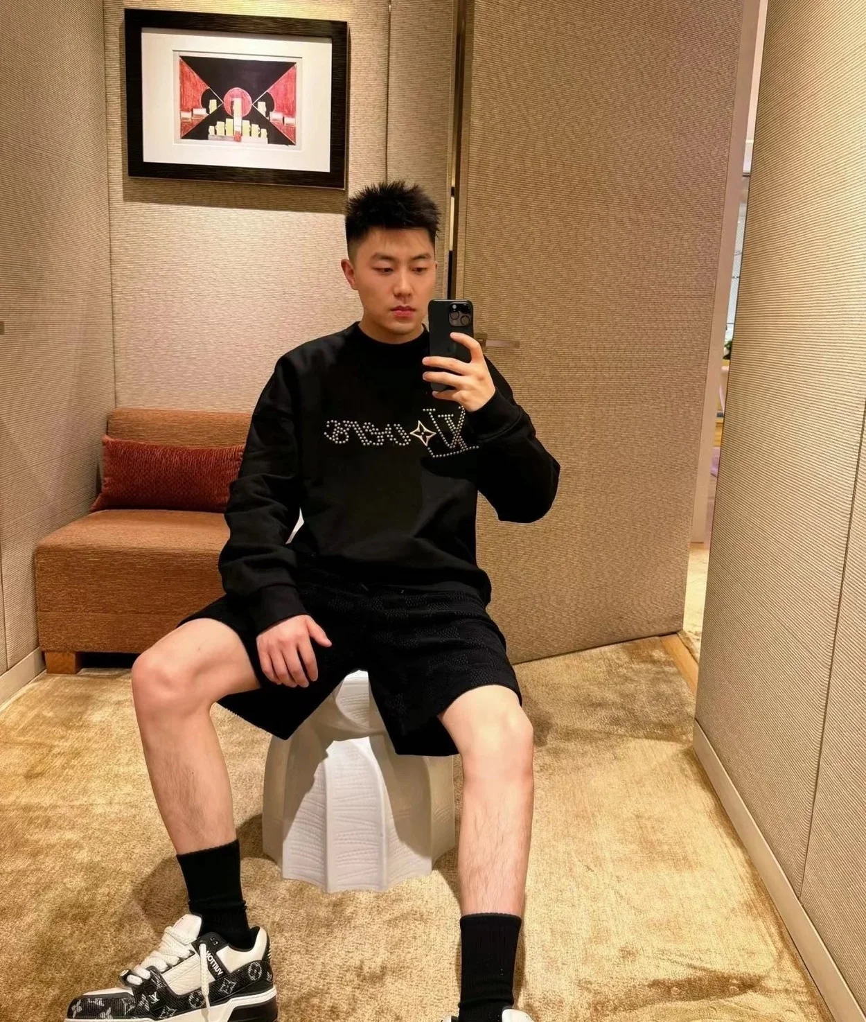 루이비통 코튼 시그니처 크루넥 1AFVAN