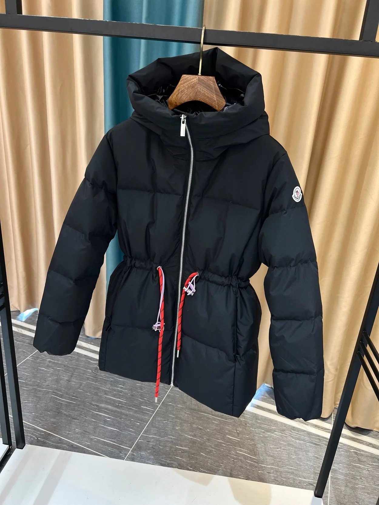 몽클레어 x 마이테레사 익스클루시브 다운 베스트